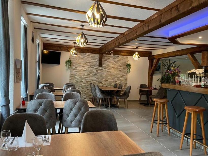 Hotel Restaurant Du Moulin Fleurier Exterior foto